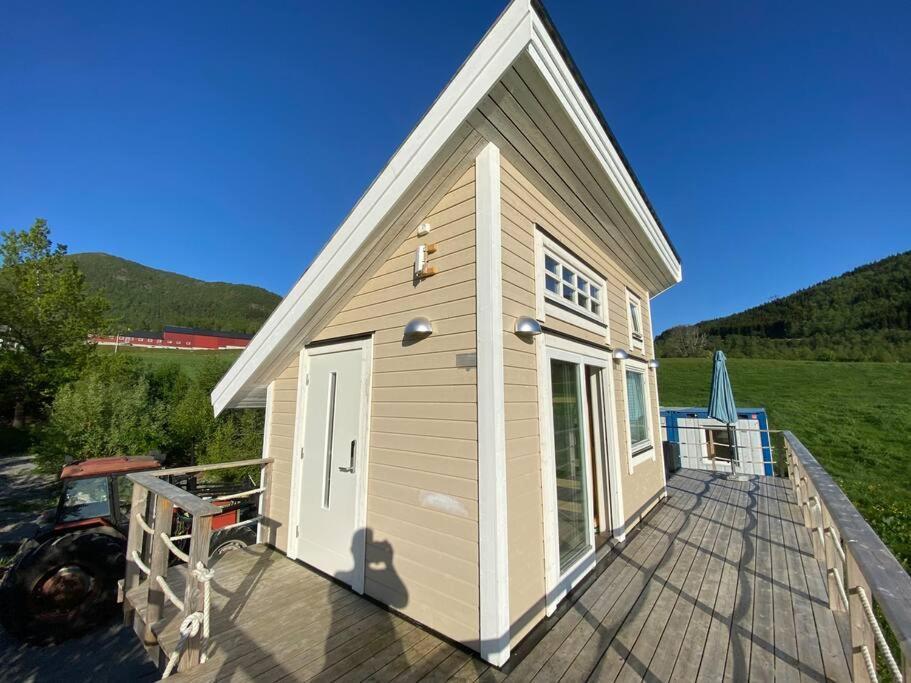 Minihus Med Drommeutsikt Til Sunnmorsalpene Apartment Aure  Ngoại thất bức ảnh