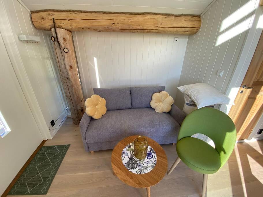 Minihus Med Drommeutsikt Til Sunnmorsalpene Apartment Aure  Ngoại thất bức ảnh